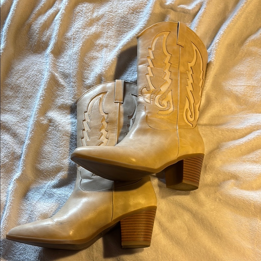 Women's Cream Western Boots